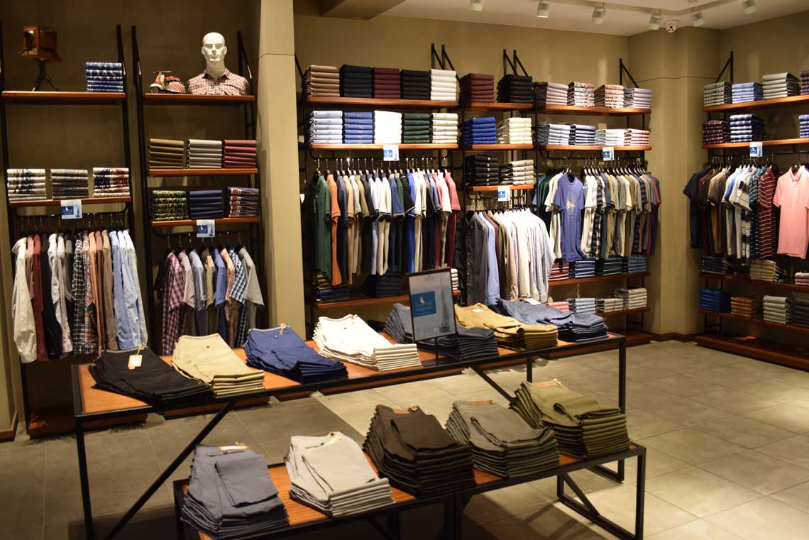 men's clothing store in Pakistan