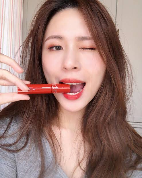 ROM&ND Juicy Lasting Tint for long-lasting color