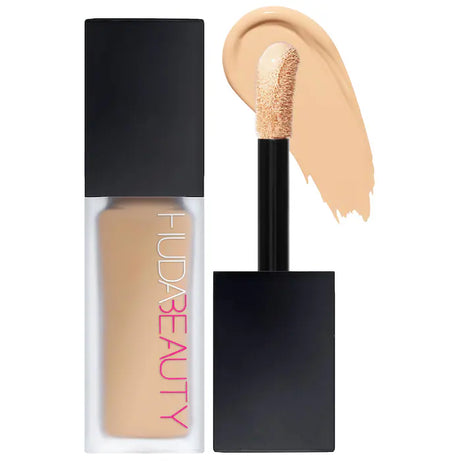 Huda Beauty Luminous Matte Liquid Concealer