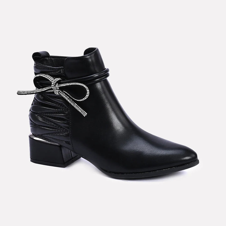 Upgrade Your Style with Stunning Women's Boots Shoes!