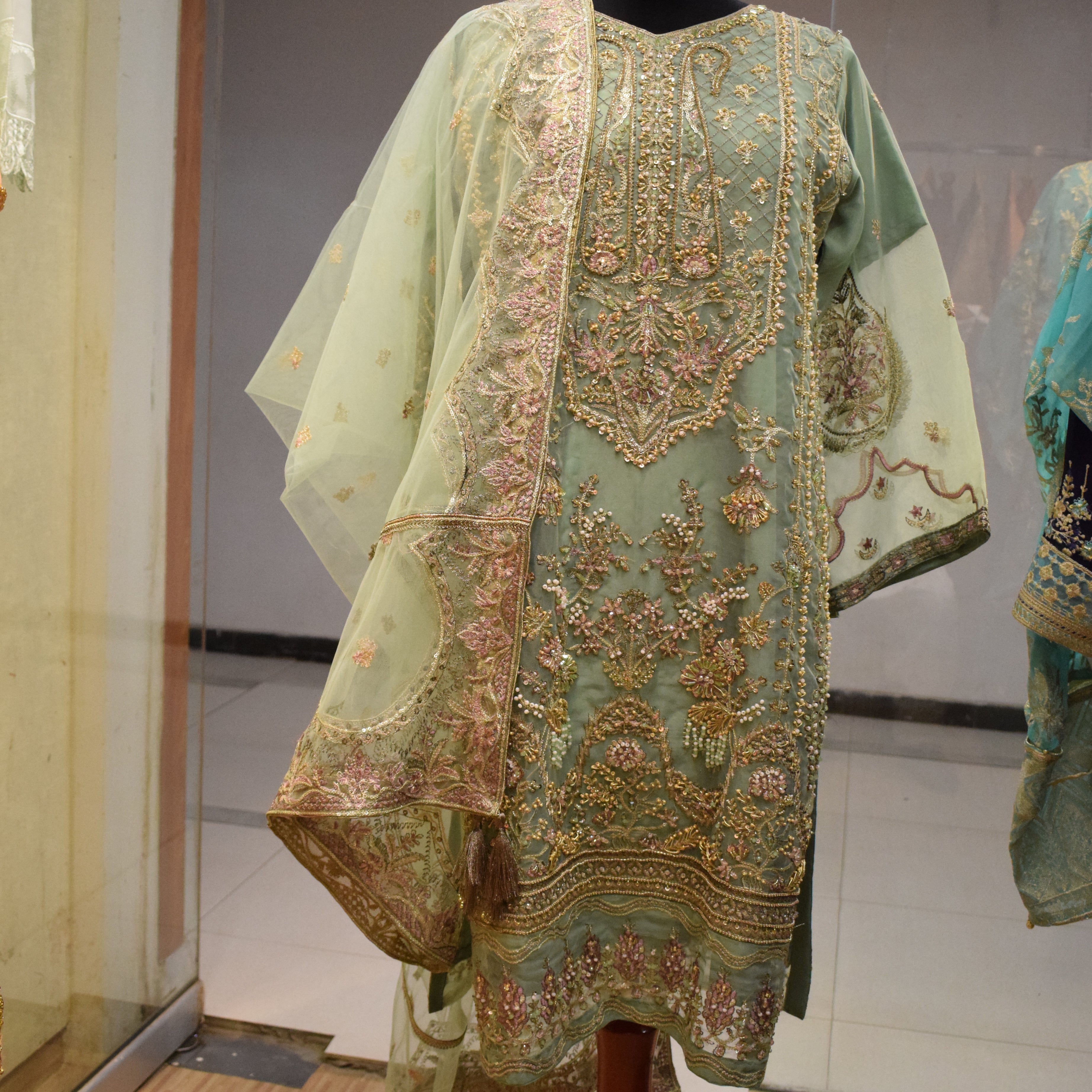 ladies red dress, latest dresses for ladies, party wear suits for women