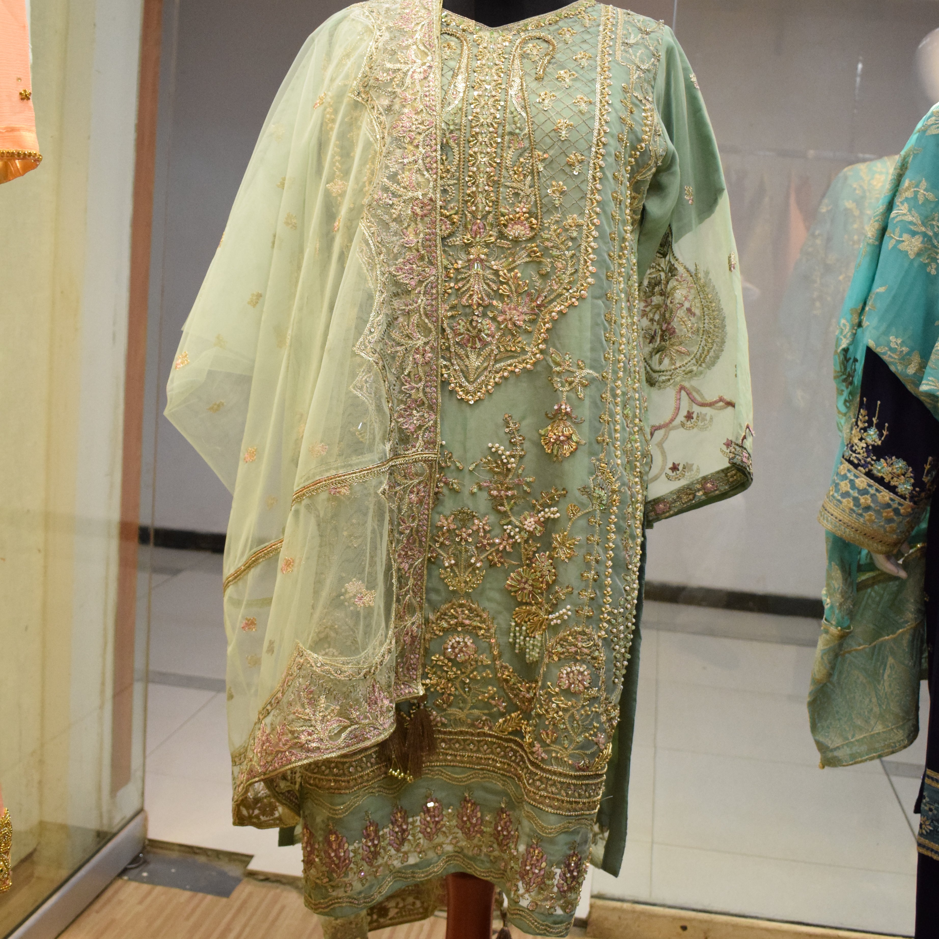 ladies red dress, latest dresses for ladies, party wear suits for women